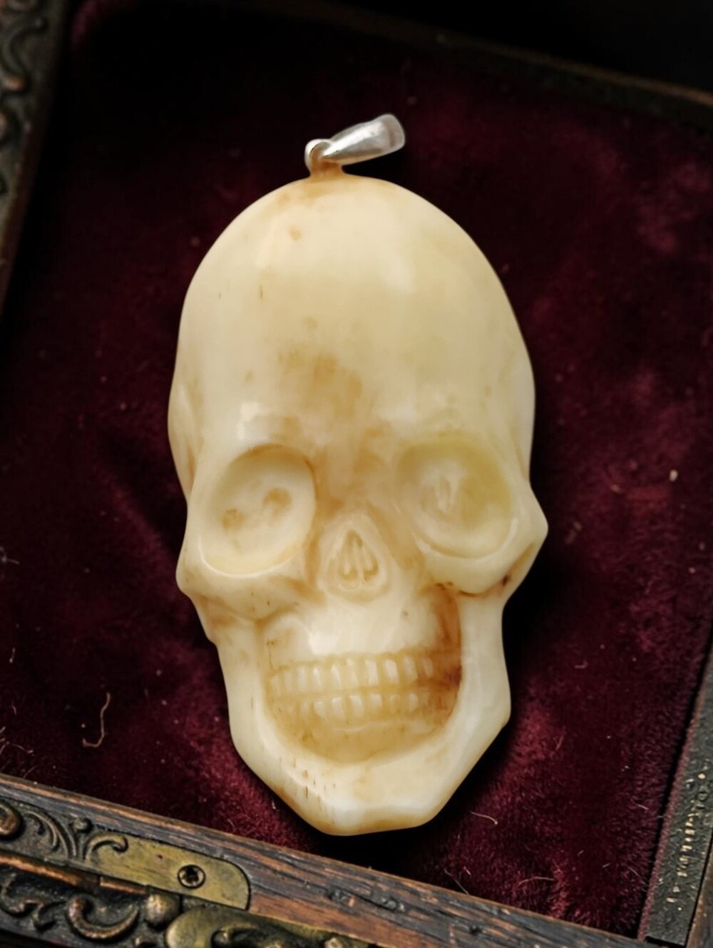 💀 Large Vintage Sterling Carved Organic Skull Pendant